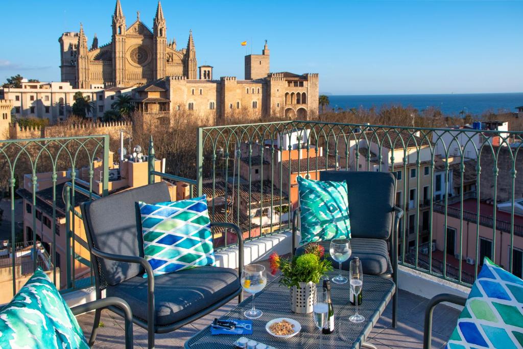 Best Budget Hotels in Palma de Mallorca 12 Apuntadores 8