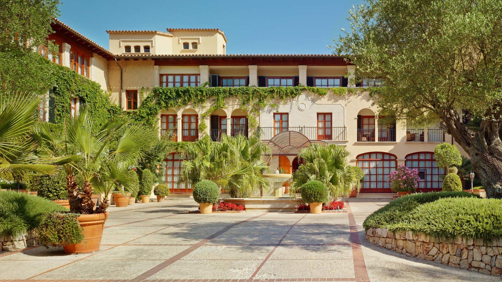 Golf Resorts in Mallorca – Stay & Play 10 Sheraton Mallorca Arabella