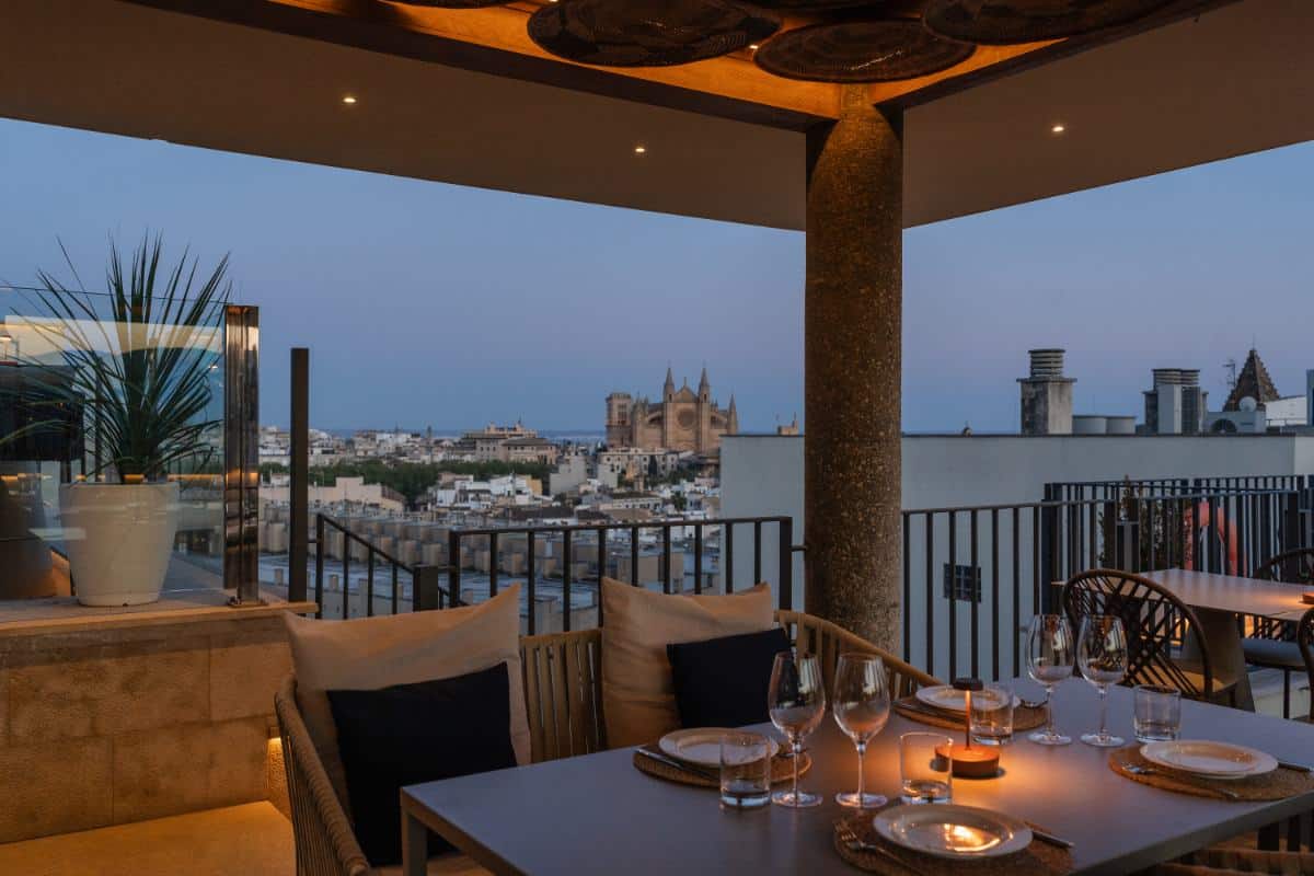 Sky Bar at Hotel Saratoga