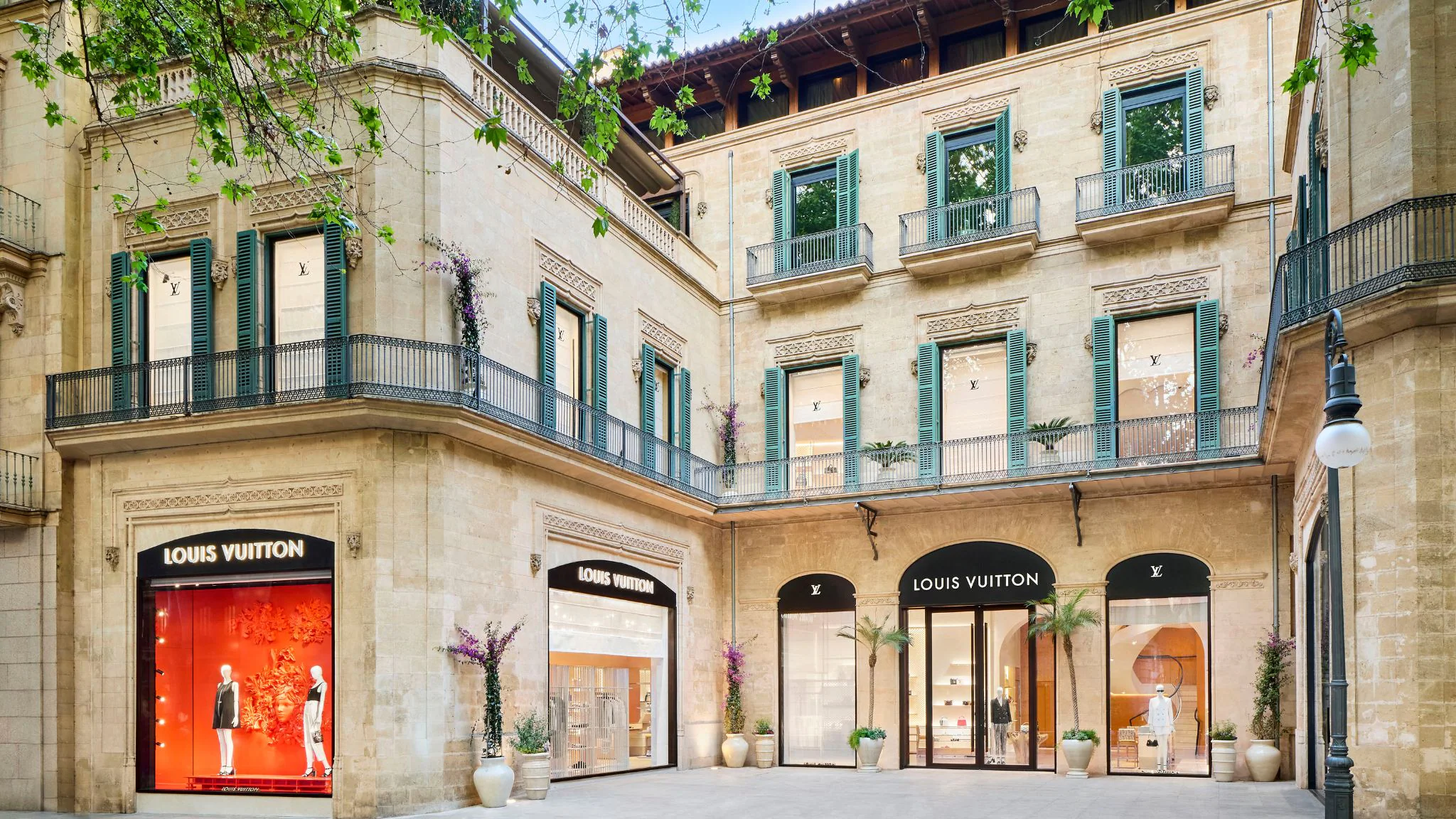 Passeig del Born louis vuitton