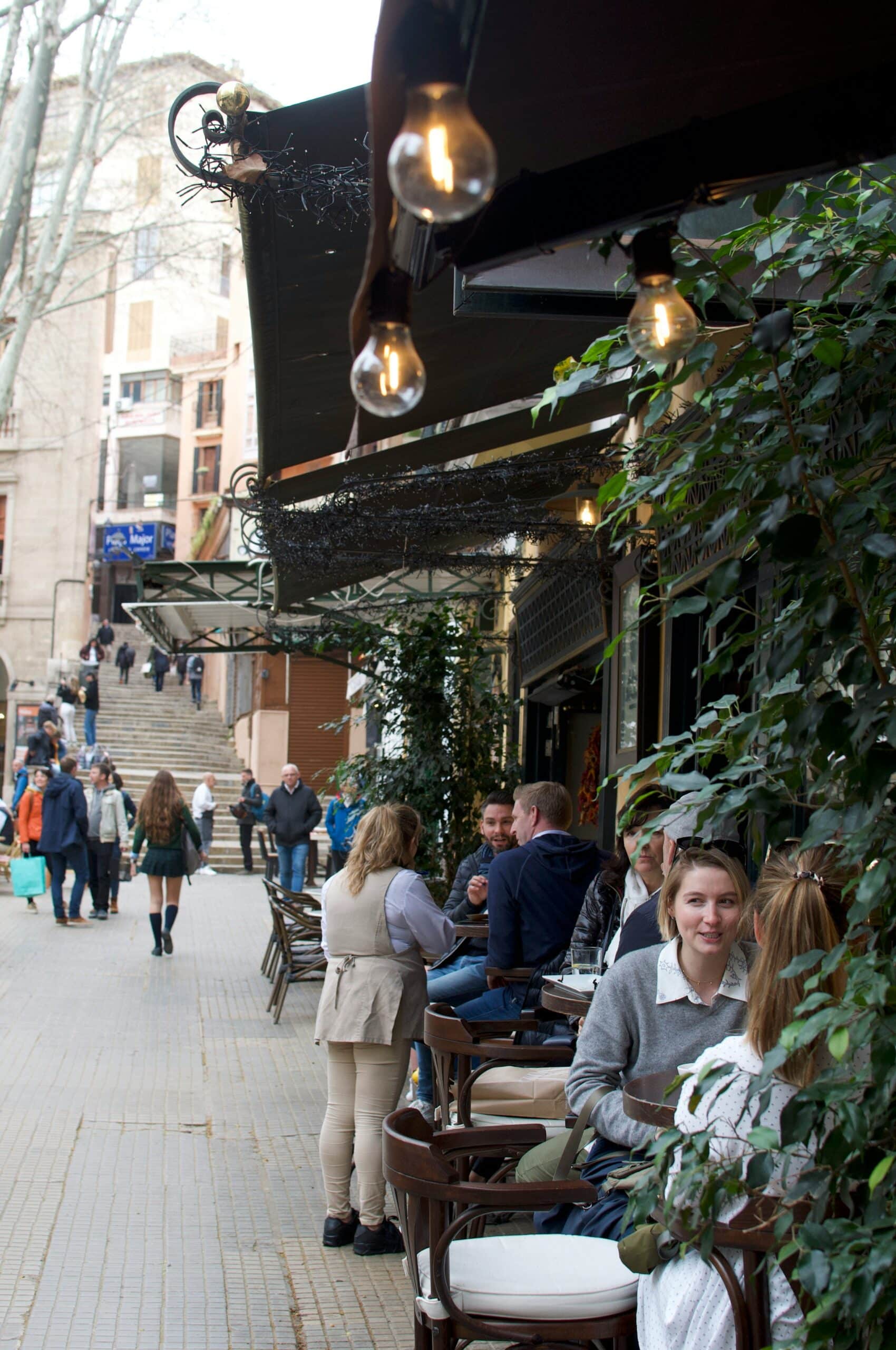 Plaça Major in Palma de Mallorca – The City’s Historic Heartbeat 3 Cafés and Dining in Plaça Major
