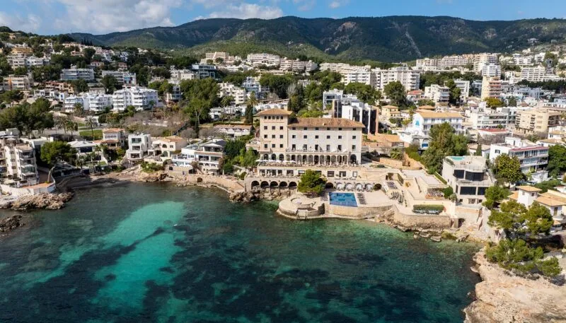 Exploring Cas Català