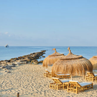 Can Pere Antoni Beach, Assaona Gastrobeach Club