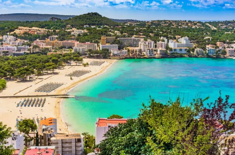 Beach Guide: Santa Ponsa – Wide Sand, Calm Water & Promenade Vibes