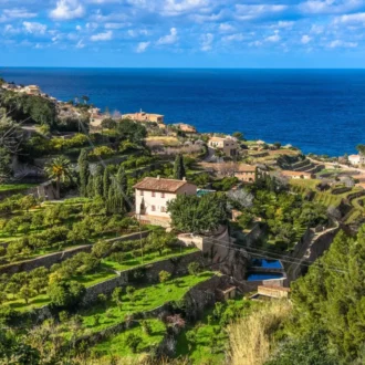 Banyalbufar, Mallorca – Vine Terraces, Hidden Coves & Tramuntana Charm