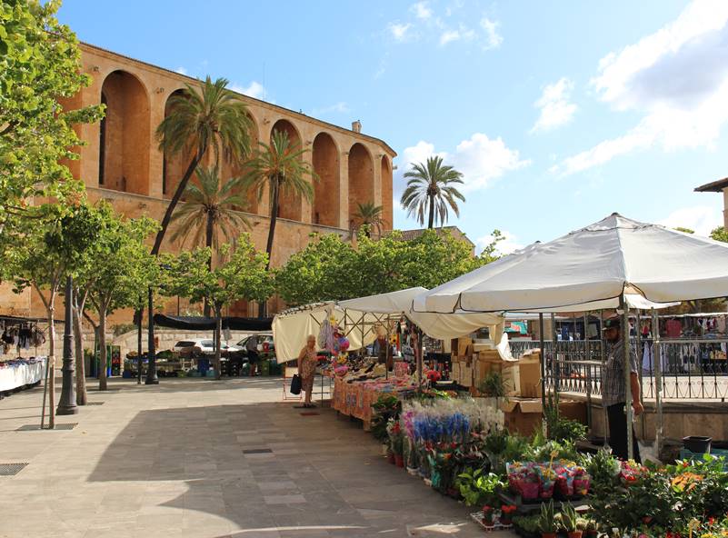 Playa de Muro mercado