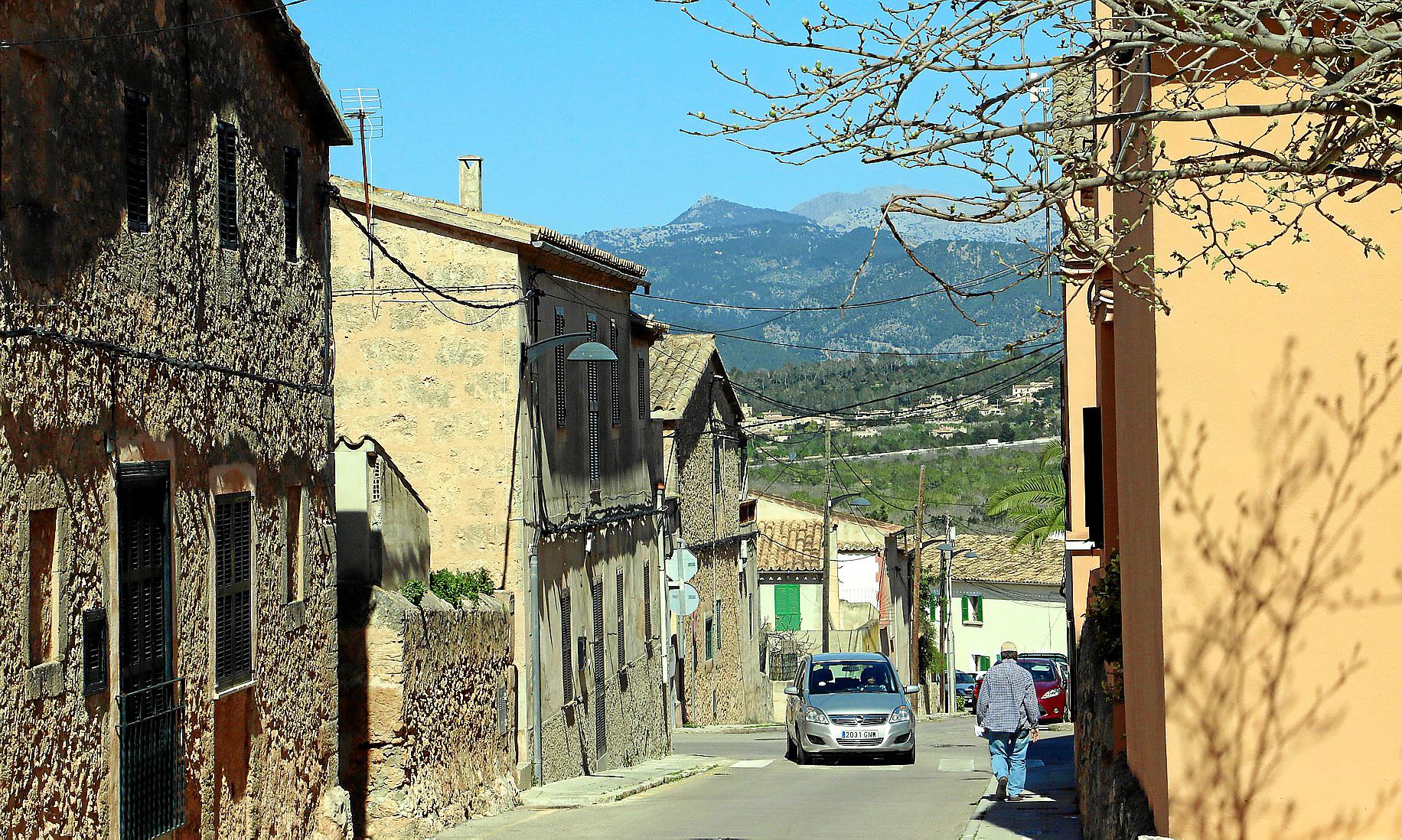 Marratxí, Mallorca – Ceramics & Shopping Not Far From Palma