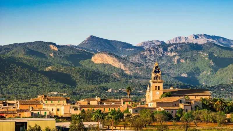 Santa Maria del Camí – Market & Wine at the Heart of the Pla