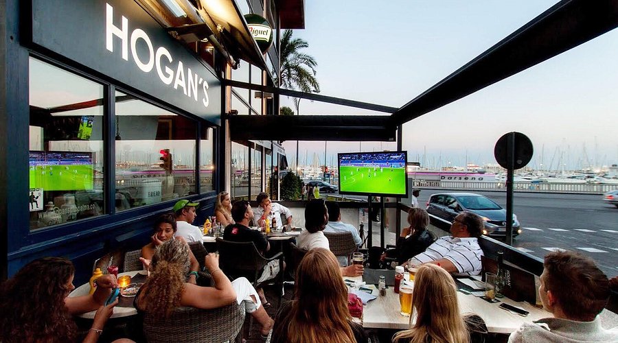 Hogan's sports bar