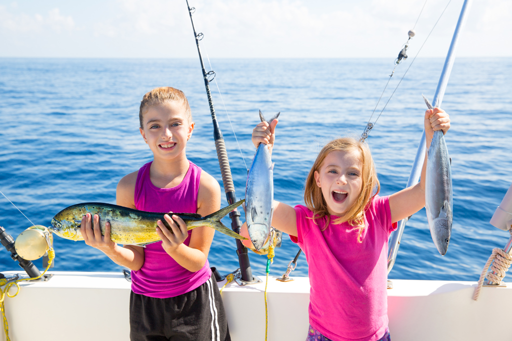 family fishing in mallorca