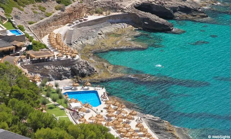 Beach Guide: Cala Llamp (Port d’Andratx)