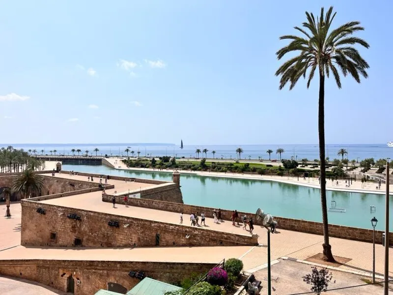 Parc de la Mar: The Lake Beneath Palma Cathedral