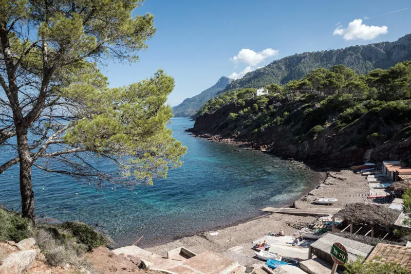 Beach guide: Port des Canonge – A Quiet Fishermen’s Cove Between Esporles & Banyalbufar