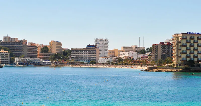 Beach Guide: Palmanova Beach (Platja de Na Nadala)