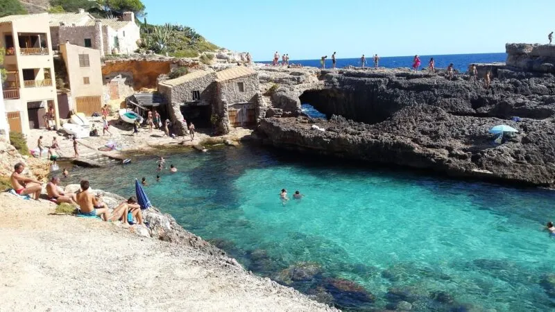 Beach Guide: Caló des Moro & Cala s’Almunia – Instagram-Famous Coves with Tricky Access